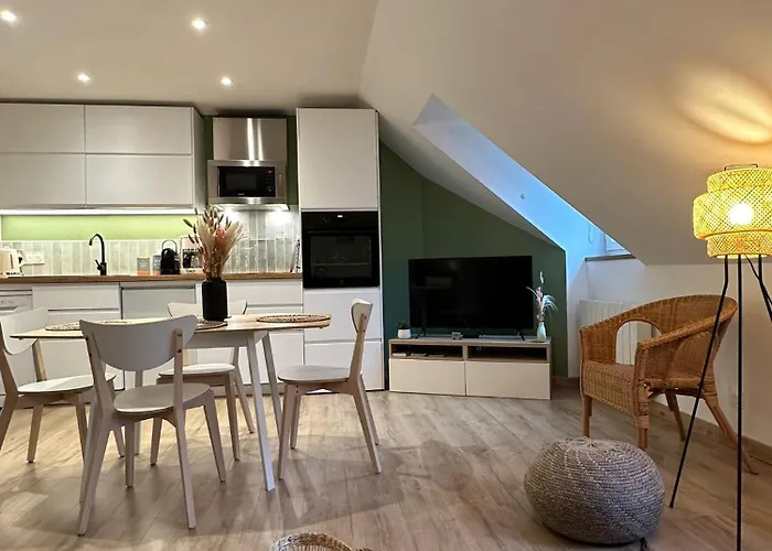 Les Meublés De Luchon - L'échappée Verte - Centre Luchon, Calme, Wifi Apartamento